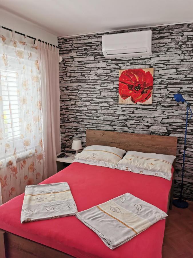 Villa Milic*** Donji Seget Extérieur photo
