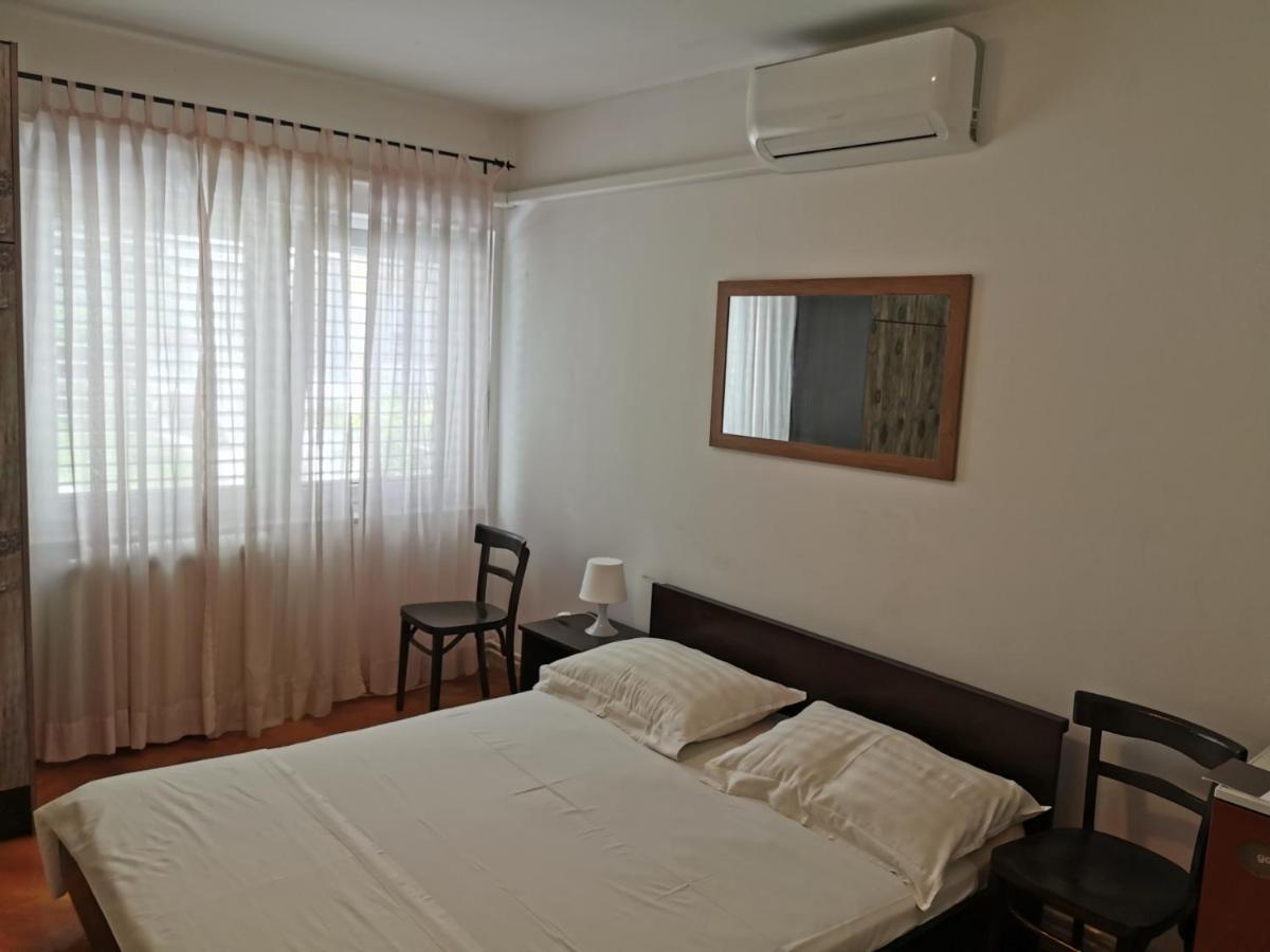 Villa Milic*** Donji Seget Extérieur photo